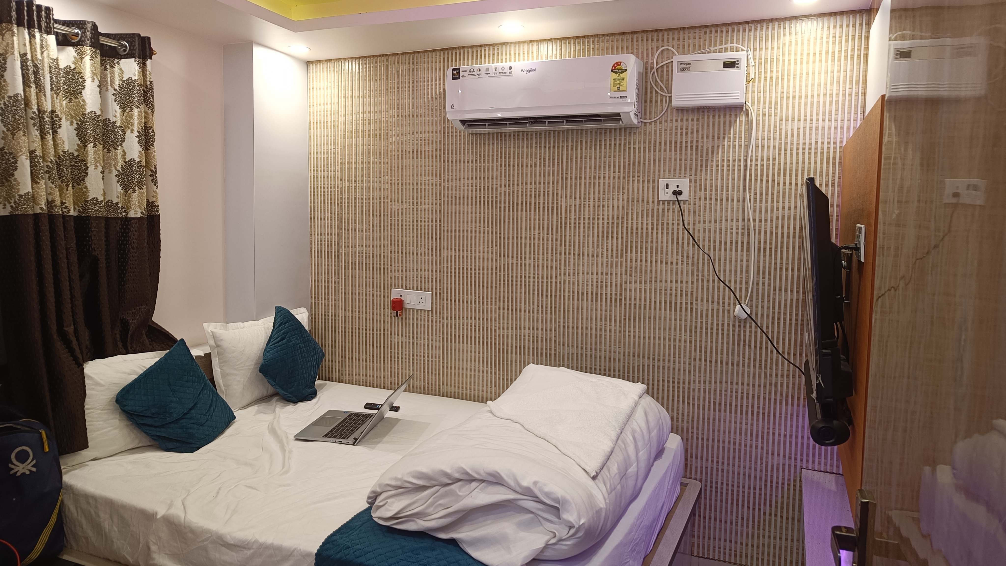 Gold Platinum Room – Premium Comfort